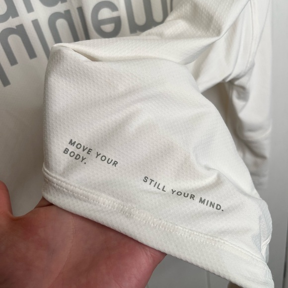 Lululemon Athletica Cream Long Sleeve Cropped Tee - Picture 2 of 3